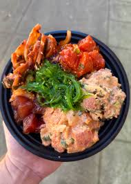 Southeast Clinton's Lucky Horseshoe Lounge to Reopen as an Italian Bar