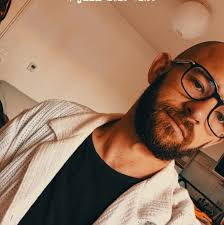 labellehistoire #clindoeil] Deux sapeurs-pompiers vosgiens se sont  retrouvés au pied du drapeau 🇫🇷 à l'occasion de la traditionnelle  #cérémonie des #couleurs du 5 mars dernier à l' Ensosp . Honneur insolite  puisqu'il