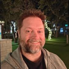 Justin Geist's Instagram, Twitter & Facebook