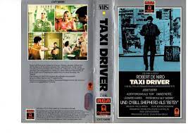 A mentally unstable veteran works as a nighttime taxi driver in new york city, where the perceived decadence and sleaze fuels his urge for violent action by attempting to liberate a presidential campaign worker and an underage prostitute. Taxi Driver Robert De Niro Rca Kl Cover Vhs Kaufen Filmundo