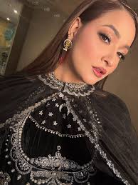 Just Us, finding reasons to laugh at the most random things 24/7 🌝 Now  that Saad and I are parents, it actually feels nice to sometimes just have  Our own time. Grab