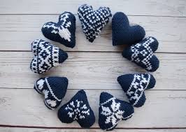 Caron graphic knit fair isle hat skill level: 2017010 Knit Fair Isle Hearts Midknits