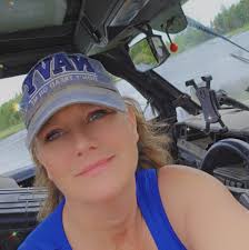 First glimpse of a cub at Ribbon's den