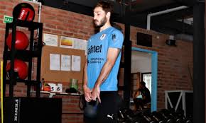 Matías viña, 23, de uruguay sociedade esportiva palmeiras, depuis 2019 arrière gauche valeur marchande: Uruguai Vina Testa Positivo A Covid 19 E Falha Jogo Com O Brasil Maisfutebol