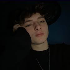 Vincent Elliott (@mybrotherusedmygmail) • Facebook