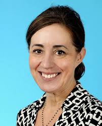 Deanna Fox's Instagram, Twitter & Facebook