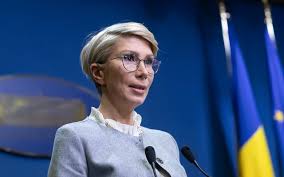 Sinceritatea şi solidaritatea sunt cele două calităţi umane pe care le consider cele mai importante. Raluca Turcan Revine Scenariile Care Includ IngheÈ›area Anului Sunt O AnalizÄƒ LucidÄƒ Pe Care Eu Am Pus O Pe MasÄƒ Vom Incerca SÄƒ Facem Cat Mai EficientÄƒ PregÄƒtirea Online A Elevilor Pentru Ca