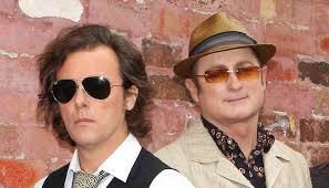 Hoodoo Gurus pair unplugs for Lizotte's shows