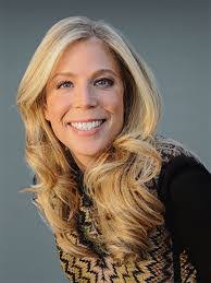 Elizabeth Golden's Instagram, Twitter & Facebook