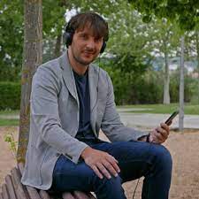 Con molo cebrián, mónica gonzález y luis muiño. Molo Cebrian Solo Se Que Hago Contenidos Pensando En Lo Que A Mi Me Gustaria Escuchar Blog Dias De Vino Y Podcasts El Pais