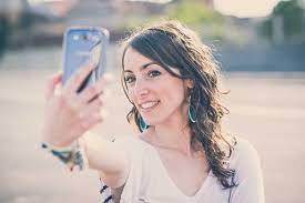 Attested since 2002, originally australian english. Interessante Tipps Fur Gelungene Selfie Aufnahmen Ifolor