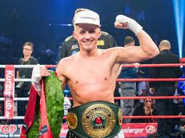 Die rückkehr der zuschauer bei der boxgala in magdeburg wurde von einer massenschlägerei für den kampf auf der seebühne in magdeburg hatten die behörden bis zu 1000 negativ getestete. Boxen Sebastian Formella Bleibt Ibo Weltmeister Im Weltergewicht