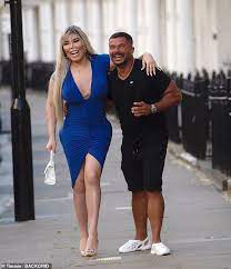 Rodrigo alves has disabled new messages. Rodrigo Alves Tragt Blaue Kleid Zu Treffen Gut Aussehend Freund Aktuelle Boulevard Nachrichten Und Fotogalerien Zu Stars Sternchen