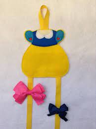 Snow White Clippy Keeper Bow Holder Por Babyrockcrafts En Etsy 12 00 Hair Bow Holder Hair Accessories Holder Bow Holder