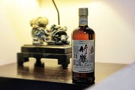 Crowned World S Best Blended Malt Whisky At 2010 Wwa An Incredible Whisky Indeed We Love This Lineup From Nikkawhiskyusa In 2020 Pure Products Malt Whisky Whisky