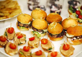Scroll down for 25 finger food recipes, from blts to chicken and waffles… all that you can serve on a toothpick! Fingerfood Catering Partyservice Hamburg Seevetal Food Konzept Ihr Catering Unternehmen Aus Hamburg