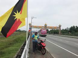 Darlymple membuka dan mengibarkan bendera british di tanjung periuk pada 22 januari 1763. Bendera Sarawak Berkibar Di Sabah Sempena Hari Malaysia Kamek Miak Sarawak Sarawak News