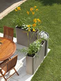 Per arredare un ambiente occorre giocare con le forme e gli spazi, con le luci e i colori. Vaso Bianco In Plastica 100 Riciclabile Da Esterno O Da Interno Arredo Giardino