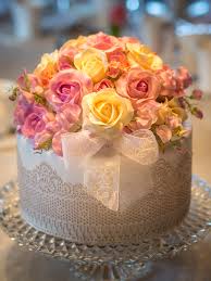 Jetzt ta lesen und bis zu 80 € prämie sichern! Hochzeitstorte Mit Rosen Zur Diamantenen Hochzeit