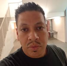 Paying $1200 to take a picture with Chris Brown is Crazy work!!! What y'all  think? #chrisbrown