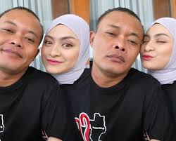 Nonton downloadvideo syur nathalie holscher. Nathalie Holsher Dituduh Selingkuh Dengan Sang Manajer Sule Angkat Bicara Beri Penjelasan Rembang Bicara