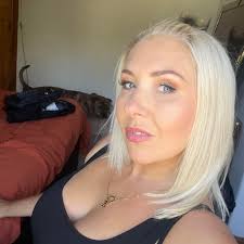 How bad is tron ? I'm not into big roller coaster. Big thunder mountain at  DLP is my kinda limit. Does it go upside down?? Which others do i need to  possibly