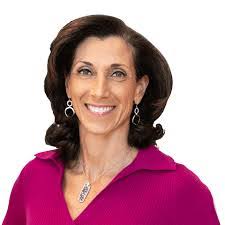 Caroline Specht's Instagram, Twitter & Facebook