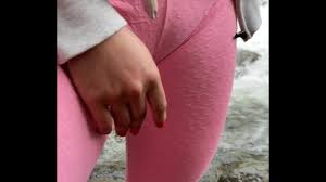 Espiando a mi tía en el rio - XNXX.COM