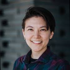 Heidi Hildebrandt's Instagram, Twitter & Facebook