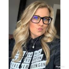 Ashley Auer's Instagram, Twitter & Facebook