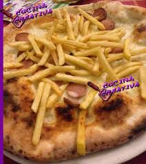 Una pizza media con pomodoro e mozzarella apporta circa 700 kcal; Pizza Con Patatine E Wurstel Paperblog