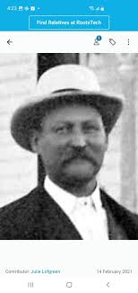 Magnus Carlsen & Ella Malone! I think this is photoshopped 😎