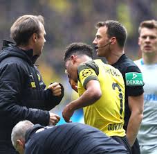 It doesn't matter where you are, our football streams are available worldwide. Revierderby Fans Des Fc Schalke Bewerfen Sancho Vom Bvb Mit Feuerzeug Welt