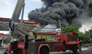 Rumah makan ini memiliki beberapa cabang di semarang, tetapi yang pertama di tembalang. Breaking News Kebakaran Terjadi Di Dekat Spbu Margomulyo Surabaya Suara Indonesia