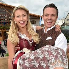 Sefan mross , stefan mroos , stefan mross trompete , stephan mross. Anna Carina Woitschack Stefan Mross Baby Geplant Sie Uben Schon Gala De