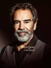 Jorge Damián Alcázar Castello nació en Jiquilpan, Michoacán, el 8 de enero  de 1953. Su formación artística comenzó en el Instituto Nacional de Bellas  Artes y continuó en el Centro de Experimentación