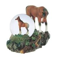 Amazon.com: ICE ARMOR 4" H Horse with Foal Glitter Snow Globe : Home &  Kitchen