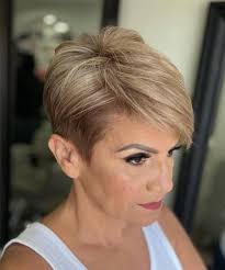90 Classy and Simple Short Hairstyles for Women over 50
