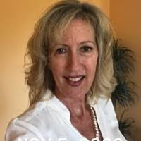 Christine Abreu's Instagram, Twitter & Facebook