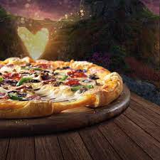 Specifically, there are two types of cheese burst crusts. Domino S Pizza The Perfect Crust For All Cheese Lovers Nookmag