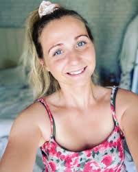 She celebrates her birthday on 16th april every year. Natalie Hanby Bio Age Family Single Child Net Worth Chemo And Tattoo