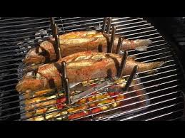 Grillen Mit Gas 015 Forelle Rauchern Mit Dem Gasgrill Youtube Forelle Grillen Fisch Rauchern Lebensmittel Essen