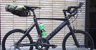 コンクリートジャングルに潜むステルスカラーをまとい 都心のバイクライフを体現するミニベロ tern surge 万能ラック pdw the bindle rack をセットアップして納車させて頂きました ミニベロ サージュ 自転車のデザイン