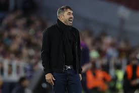 Un derbi de tendencias opuestas