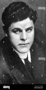 Valencia Pollard's Instagram, Twitter & Facebook