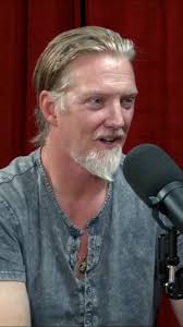 Dealing w Rowdy Crowds 🤪😅 #billburr #joshhomme #queensofthestoneage  #australia #fypシ