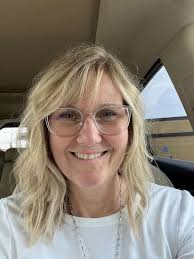 New short haircut for women over 50