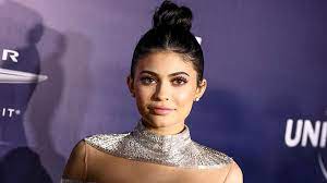 The youngest daughter of 1976 summer olympics decathlon winner bruce jenner (now caitlyn jenner) and tv personality kris jenner (née houghton), she has an older sister, kendall. Kylie Cosmetics Under The Sea Collection Is A Pastel Dream Stylecaster