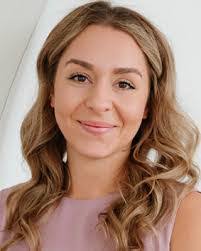 Stephanie West's Instagram, Twitter & Facebook