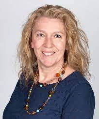 Debra Whitford's Instagram, Twitter & Facebook